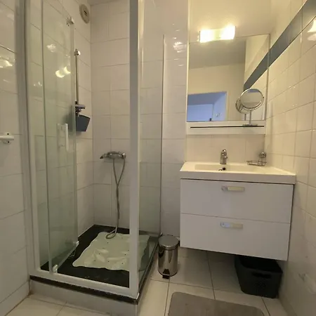 3 Pieces Moderne Avec Loggia, 6 Personnes, Proche - Fr-1-750-82