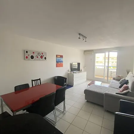 Apartment 3 Pieces Moderne Avec Loggia, 6 Personnes, Proche - Fr-1-750-82